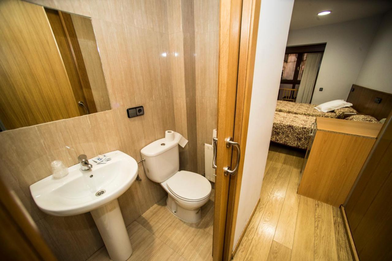 Hostal Caballeros Σορία Εξωτερικό φωτογραφία