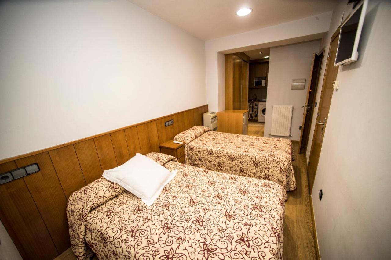 Hostal Caballeros Σορία Εξωτερικό φωτογραφία