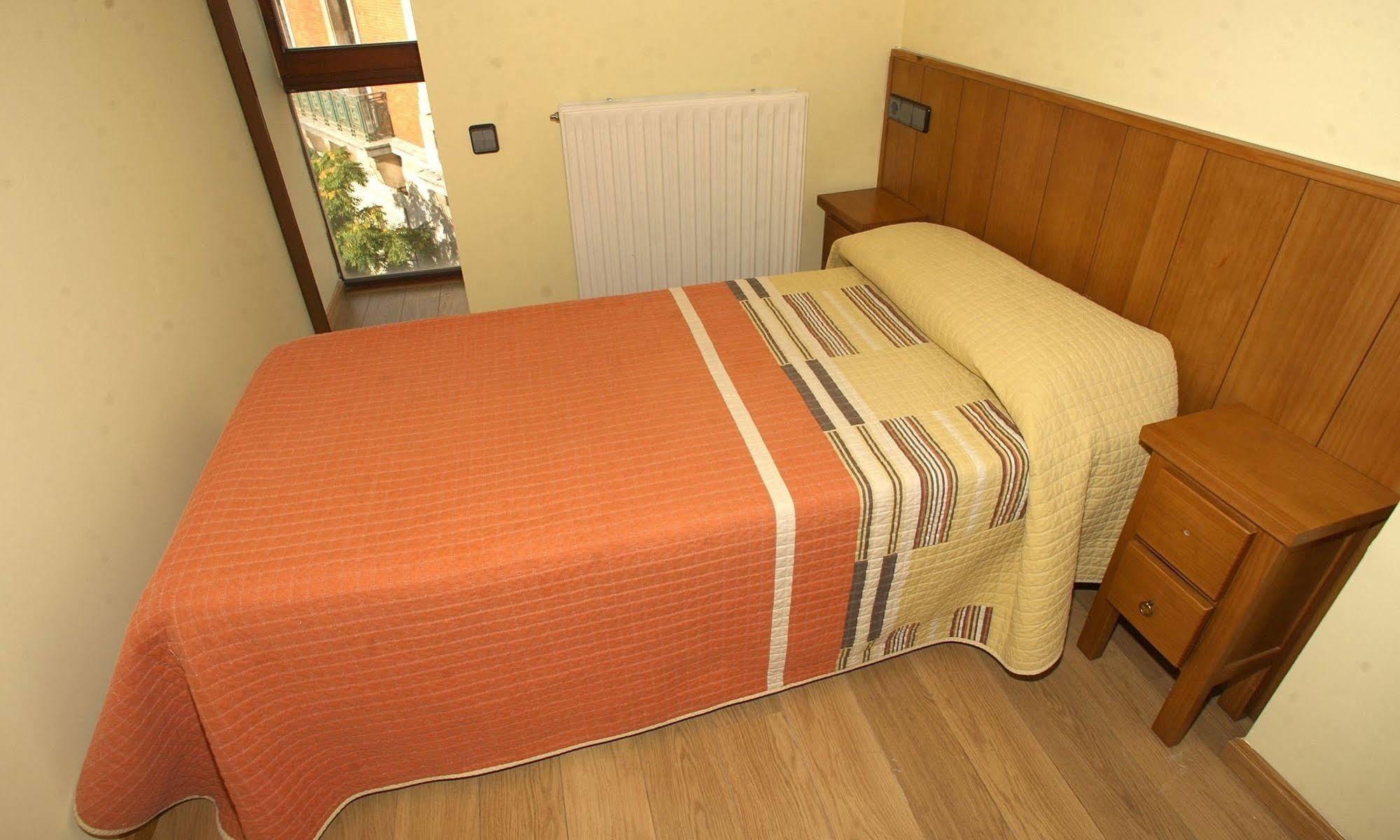 Hostal Caballeros Σορία Εξωτερικό φωτογραφία