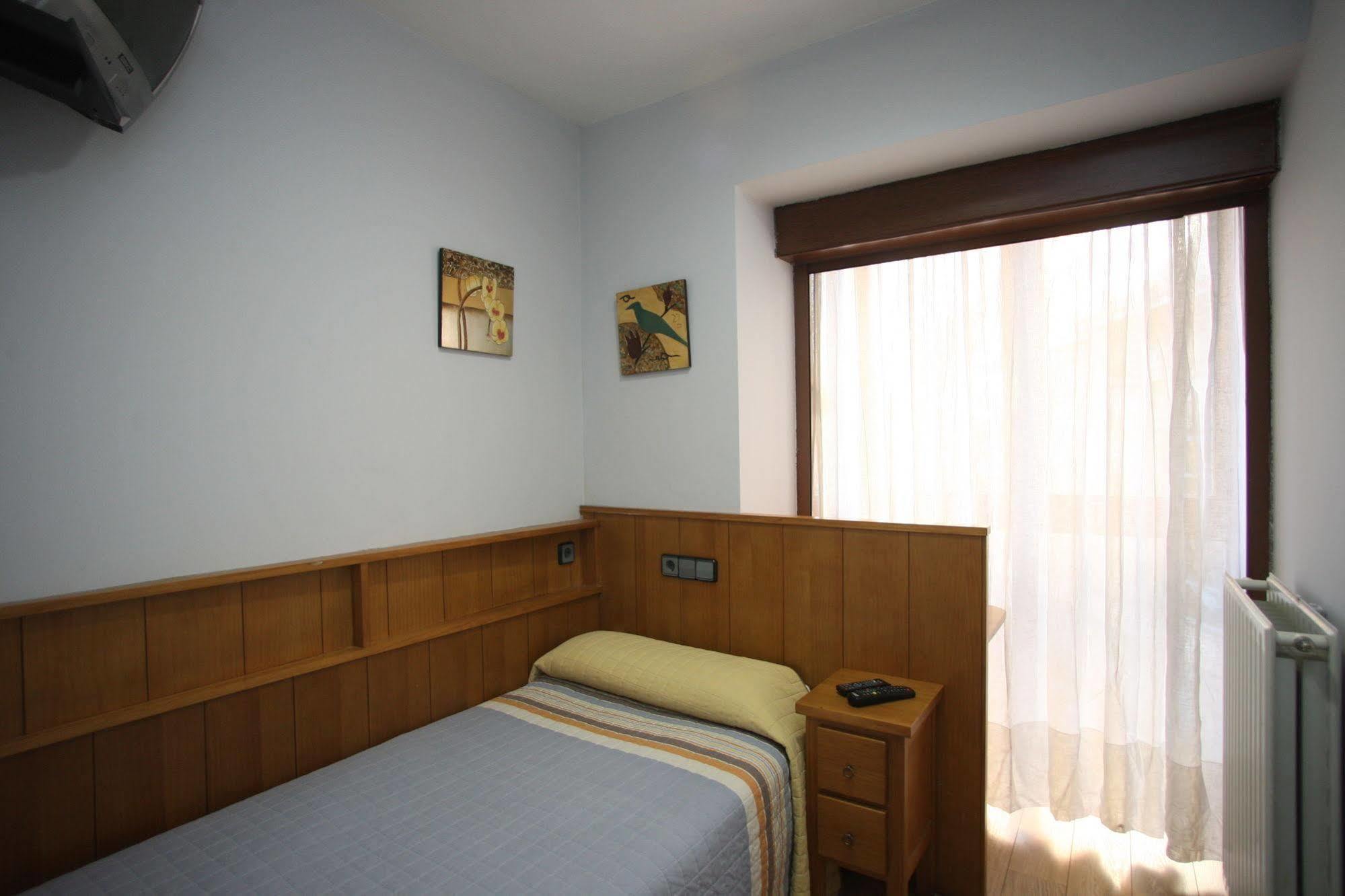 Hostal Caballeros Σορία Εξωτερικό φωτογραφία