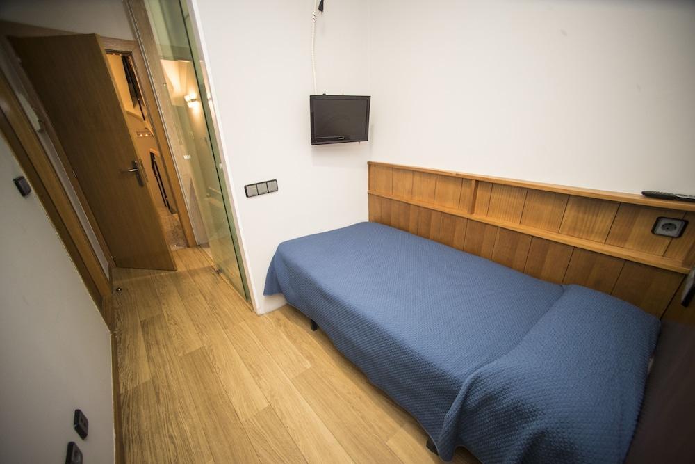 Hostal Caballeros Σορία Εξωτερικό φωτογραφία